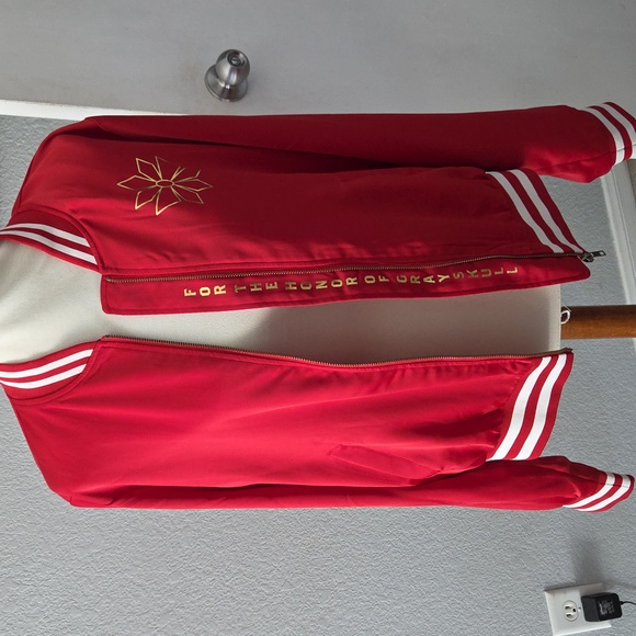 XL Red Satin Jacket with Gold Lettering - Picture 4 of 10